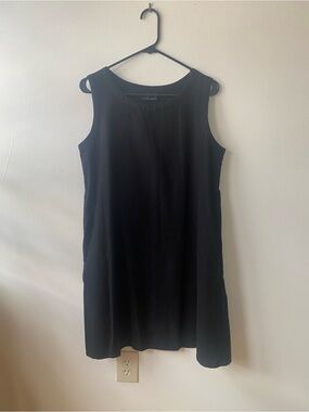 Black Linen Sleeveless Shift Dress with Pockets!